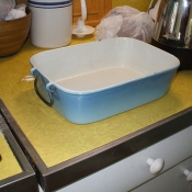 blue-baking-pan